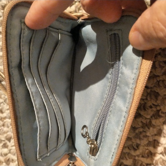 Coach ladies wallet - Picture 7 of 7